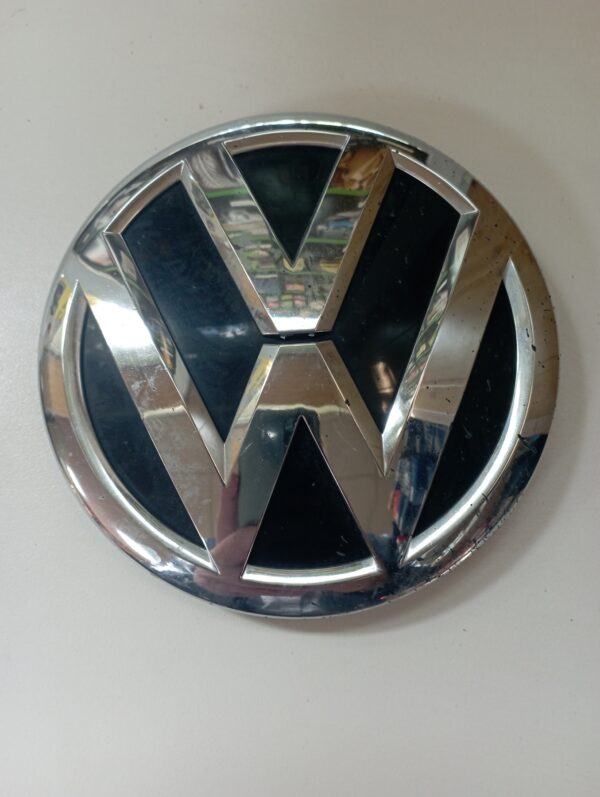 Эмблема на крышку багажника Volkswagen Tiguan 3C8853601A
